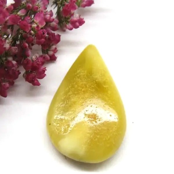 Mleczny Bursztyn 35x21x6 mm łza