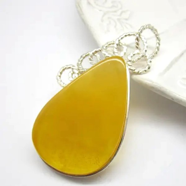 Mleczny Bursztyn i srebro - wisiorek łza