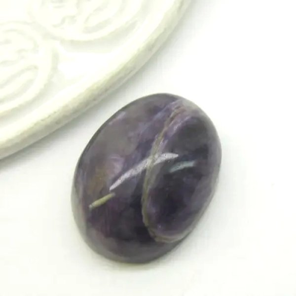 Czaroit 26x19x10 mm owal