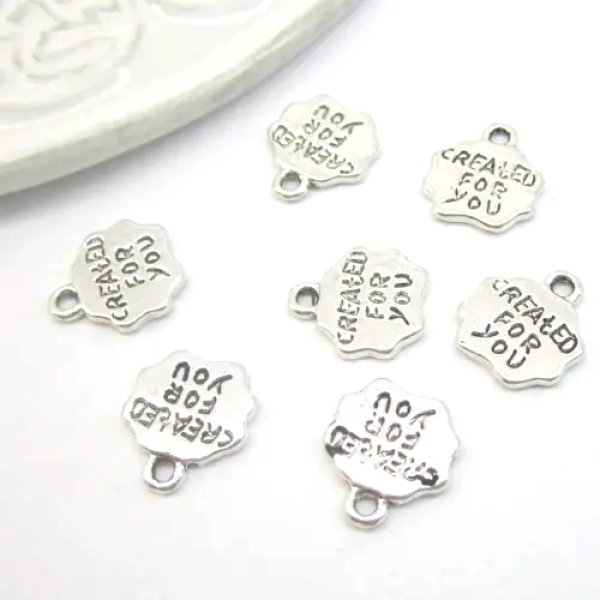 Metalowy element ozdobny - zawieszka z napisem "CREATED  FOR YOU" 10 mm
