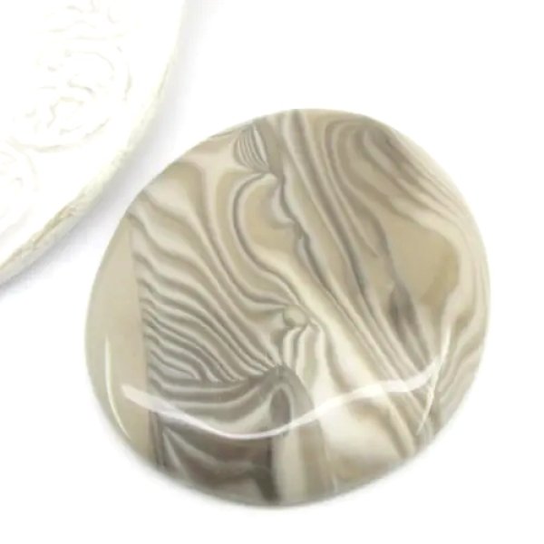 Krzemień Pasiasty 63x55x6 mm owal