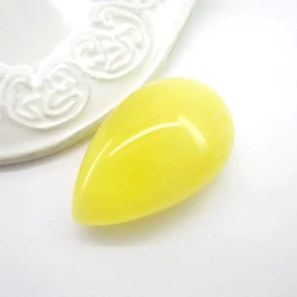 Mleczny Bursztyn 44x27x14 mm kropla