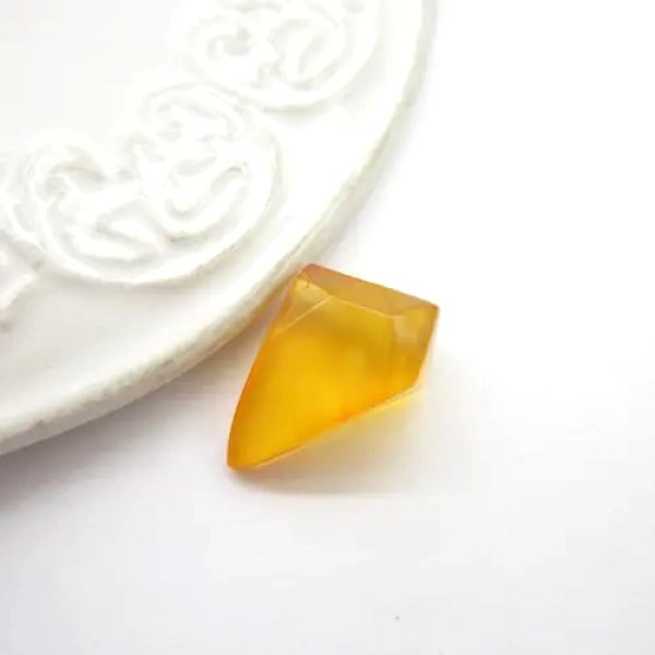 Fasetowany Bursztyn 20x13x10mm