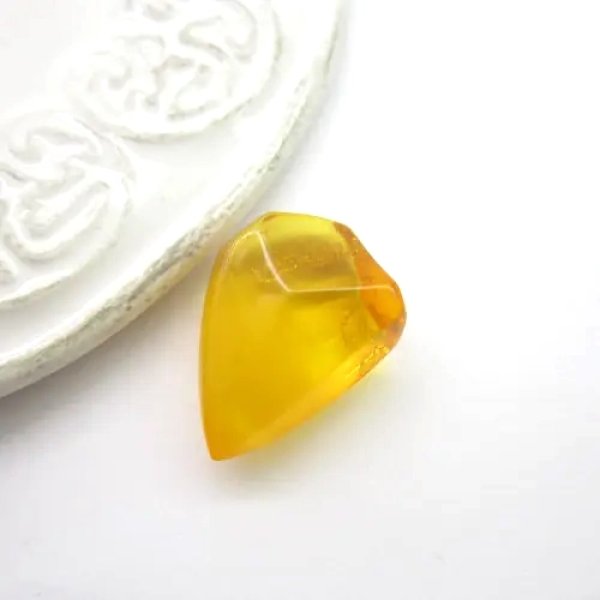 Fasetowany Bursztyn 22x16x9 mm