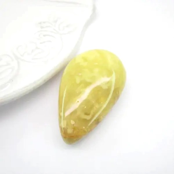 Mleczny Bursztyn łza 40x24x12mm 