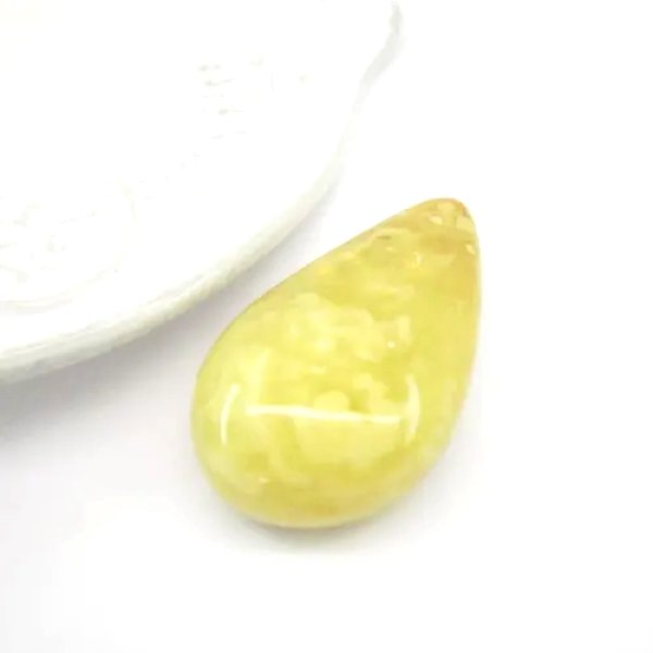 Mleczny Bursztyn łza 40x24x12mm 