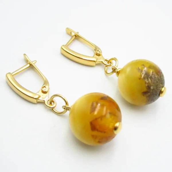 Bursztyn trójkolorowy i srebro złocone - kolczyki kulki