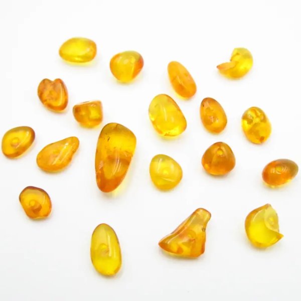 Bursztyny mix wiercone na środku (18 sztuk)