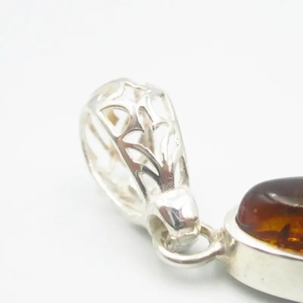 Zielony Bursztyn i srebro - wisiorek