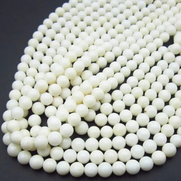 Koral biały kulki 6,5 mm – sznur ok. 38 cm