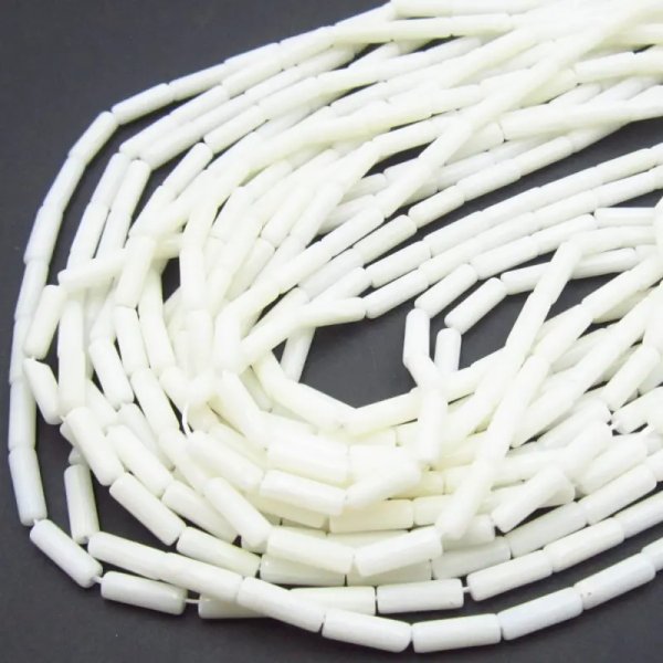 Koral biały tulejki 9x3 mm (sznur)