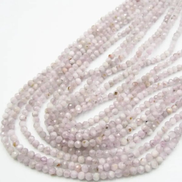 Kunzyt fasetowany kulki 2 mm – sznur ok. 38 cm