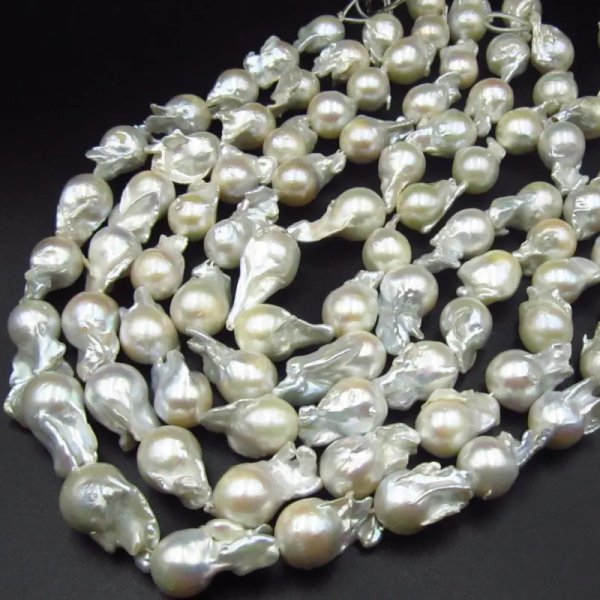 Perły Naturalne Hodowane białe - nieregularne, duże nr 57 (sznur)