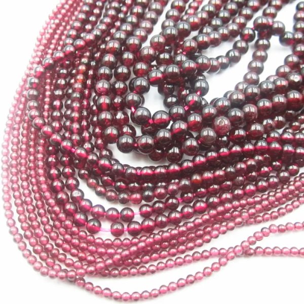 Granat - kulki 2, 3 lub 4 mm (sznur)