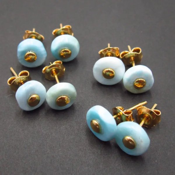 Larimar w srebrze złoconym - kolczyki sztyfty