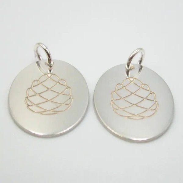 Srebro Ag - zawieszka blaszka owalna z szyszką 17x13mm