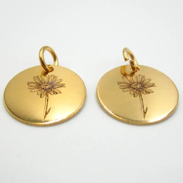 Srebro Ag złocone - zawieszka blaszka z kwiatkiem 12mm