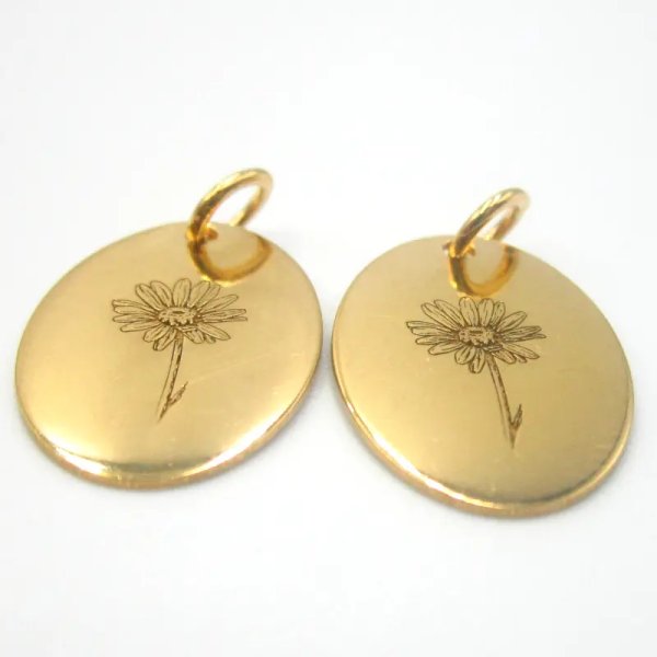 Srebro Ag złocone - zawieszka blaszka owalna z kwiatkiem 17x13mm