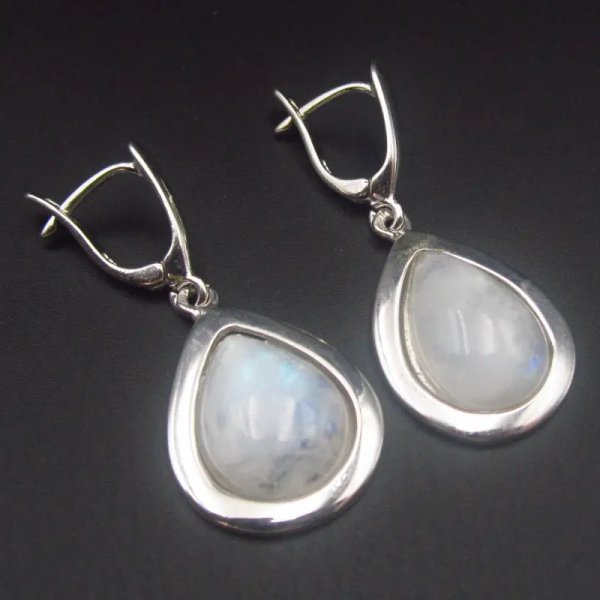 Kamień Księżycowy i srebro rodowane - kolczyki łezki (para)