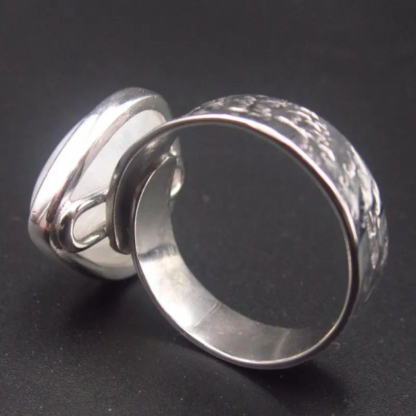 Kamień Księżycowy i srebro rodowane - pierścionek (z regulacją)