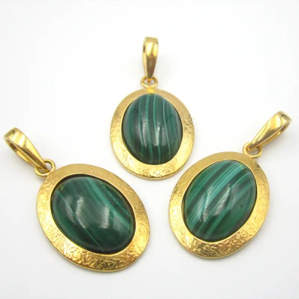 Malachit i młotkowane srebro złocone - wisiorek owal