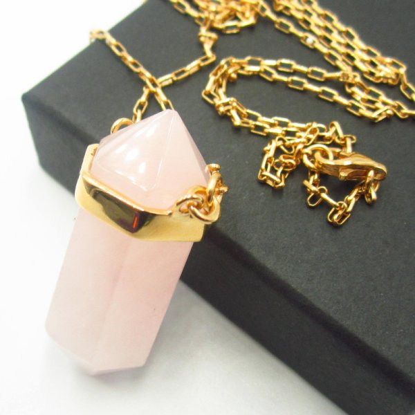 Naszyjnik -  sopel Kwarc Różowy w okuciu na łańcuszku - srebro złocone