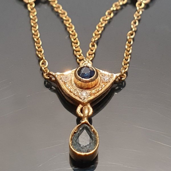 Antyczny naszyjnik złoty z szafirami (początek XX wieku)