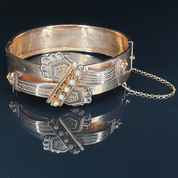 Antyczna bransoletka - różowe złoto z perłami morskimi (połowa XIX wieku)