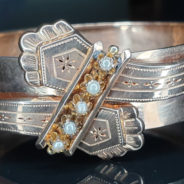 Antyczna bransoletka - różowe złoto z perłami morskimi (połowa XIX wieku)