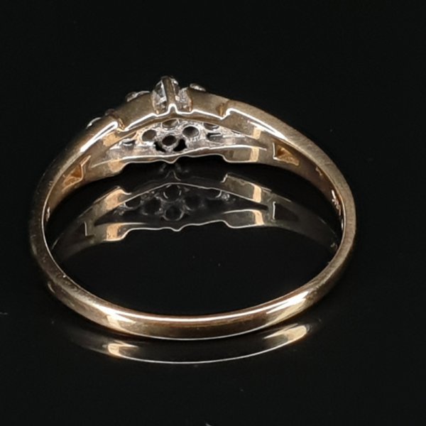 Pierścionek (vintage) - żółte złoto z brylantami (połowa XX wieku)