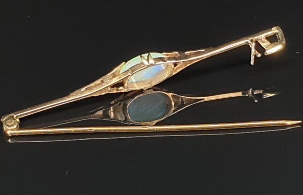 Broszka (vintage) - żółte złoto z etiopskim opalem walo (połowa XX wieku)