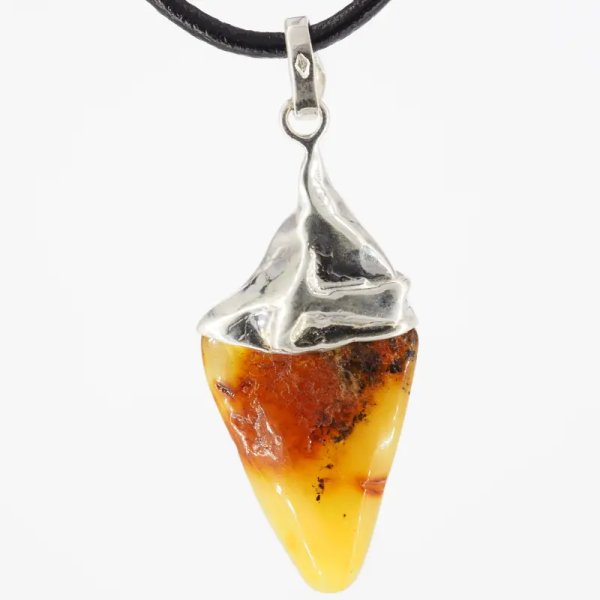 Naturalny, mleczny Bursztyn bałtycki i srebro - naszyjnik na rzemieniu