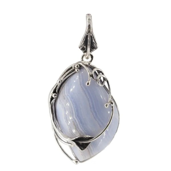Chalcedon i srebro oksydowane - zawieszka z liściem