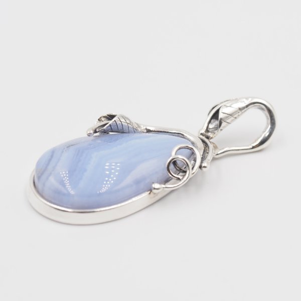 Chalcedon i srebro oksydowane - zawieszka łza z liściem