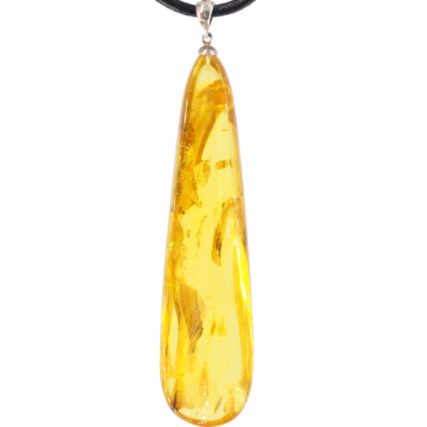 Komar, pęcherzyki powietrza w transparentnym bursztynie i srebro oksydowane - zawieszka z rzemieniem