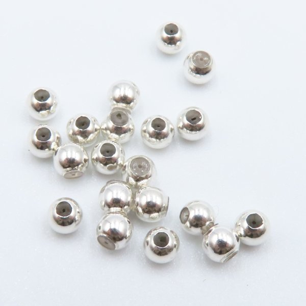 Srebro Ag - kulka 3mm z silikonem do sznurków