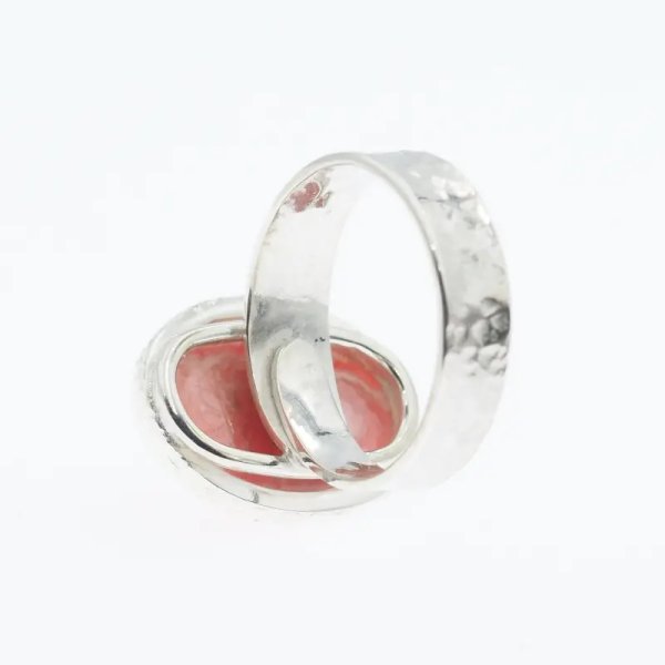 Rodochrozyt i srebro młotkowane - pierścionek owal z regulacją (Rozmiar Jubilerski 19)