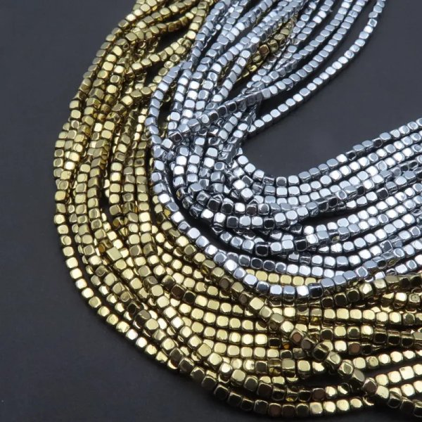 Hematyt srebrny lub złoty kostka z zaokrąglonymi krawędziami 2x2 mm – sznur ok. 38 cm