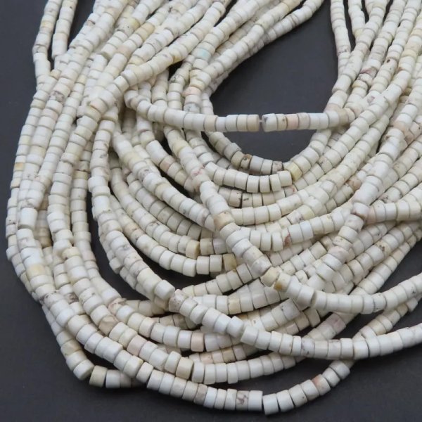 Turkus (howlit) biały walce 2x3 mm (sznur)