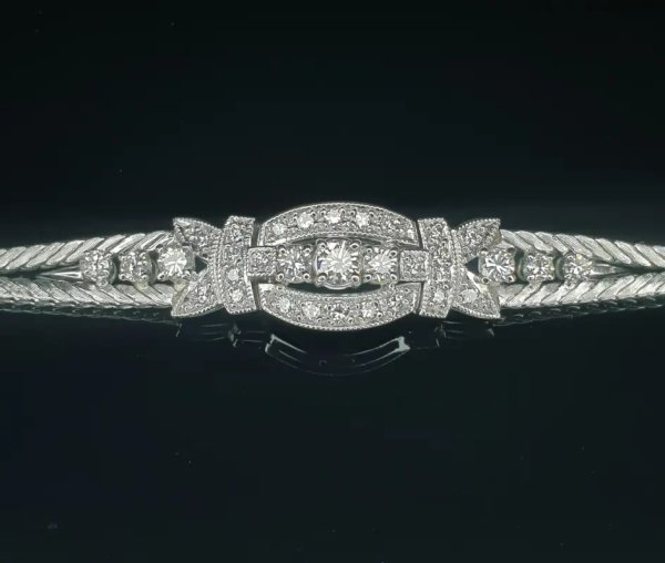 Bransoletka (vintage) z białego złota próby 750 z 33 brylantami (połowa XX wiek)