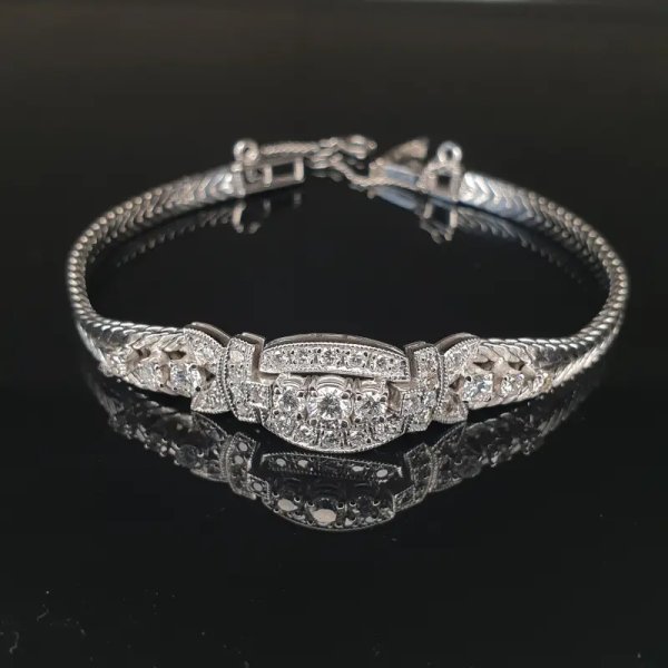 Bransoletka (vintage) z białego złota próby 750 z 33 brylantami (połowa XX wiek)