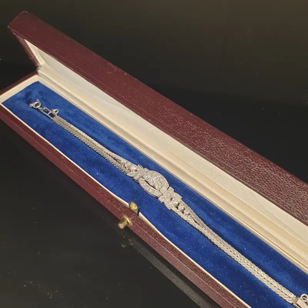 Bransoletka (vintage) z białego złota próby 750 z 33 brylantami (połowa XX wiek)