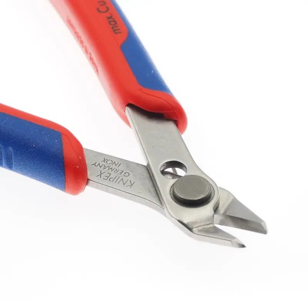 Narzędzia - szczypce tnące Knipex