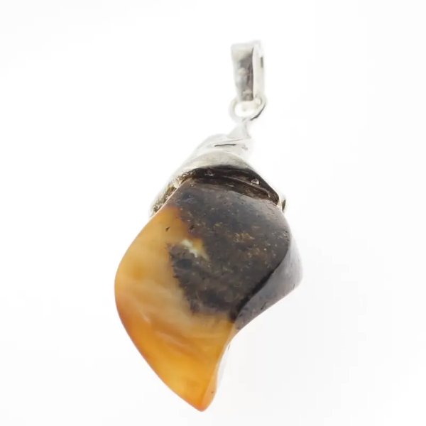 Bursztyn i srebro młotkowane - zawieszka