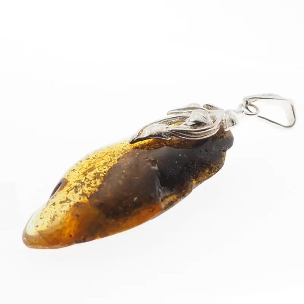 Bursztyn przezroczysty z szczątkami organicznymi i srebro - zawieszka z liściem