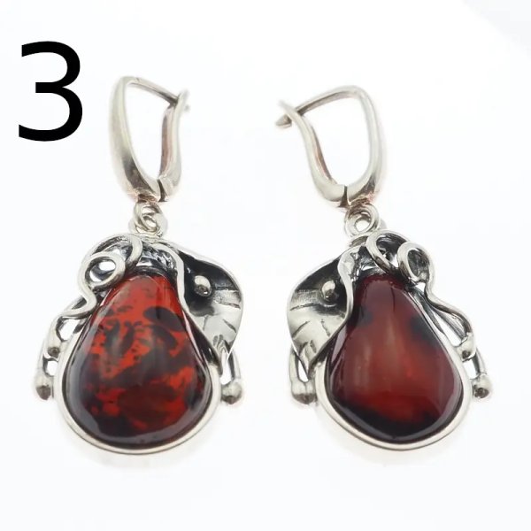 Koniakowy Bursztyn w srebrze oksydowanym - kolczyki łzy
