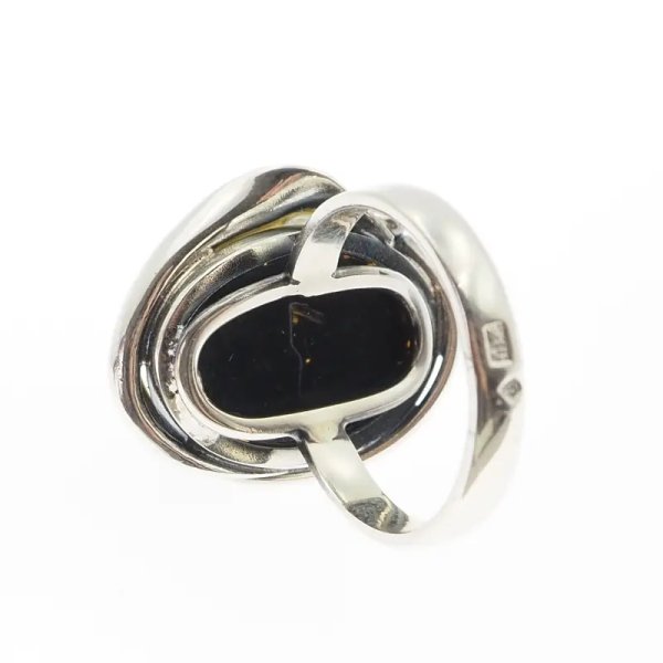 Zielony Bursztyn i srebro oksydowane - pierścionek owal z liściem