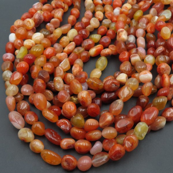 Agat czerwony pastylki nieregularne – sznur ok. 38 cm