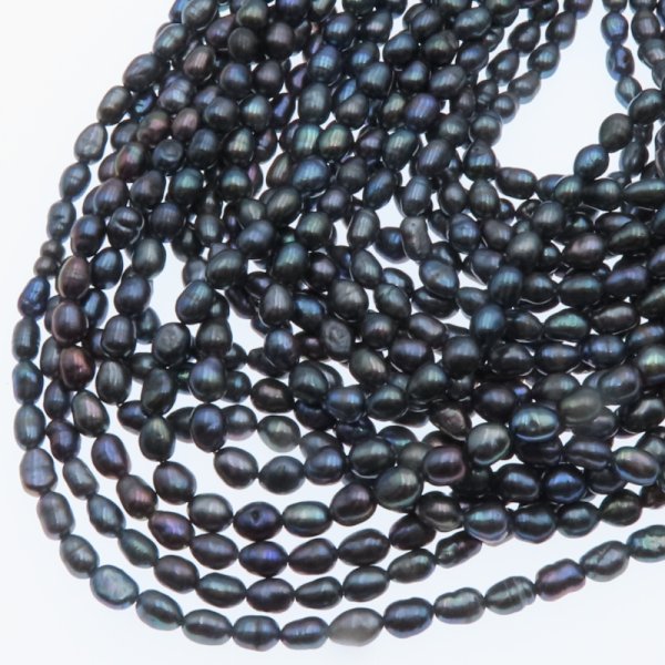 Perły Naturalne Hodowane czarne ryż 3,8-4 mm (sznur)