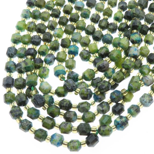Jadeit australijski fasetowany - wielościany 6 mm (sznur)